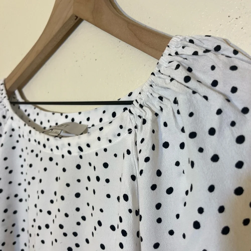 Loft Blouse - Women’s Small White - Black Dot Office